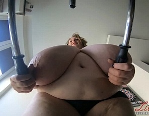 lily/videos/HaWLdLkg5vZuhK3ClUuakJmzu5Q8n7K-