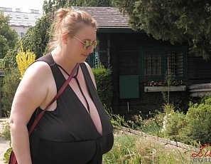 lily/videos/PZ8QhHnGvDPZ63a8uMmQs-66Ce0Jl-FX