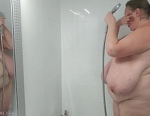 lily/videos/a3NajFxpy_xfjKbbkSifNZKyUhCy2tCh