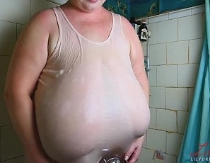 lily/videos/xixP1ls7ipf_NhWQH8CutPBhVp_re9-F