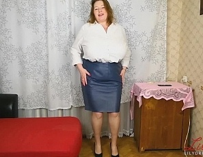 lily2/videos/1DdbkZIRzEio9ANsKoSvMuvEUFAjescn