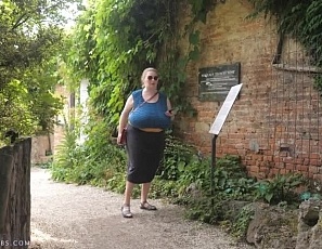 lily2/videos/_mac1NFMPaFGrQck2PlxQsegkXSXAicb