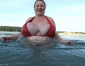 lily2/videos/iN_XIkblzhCIZllYA7BX52_qxGW8gY6l