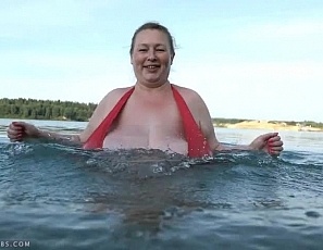 lily2/videos/iN_XIkblzhCIZllYA7BX52_qxGW8gY6l